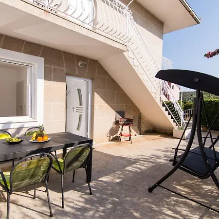 Apartment Ivica - Garden Terrace Slatine