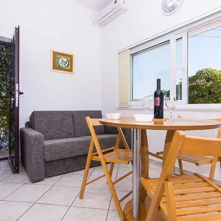 Ivica - Garden Terrace Apartment